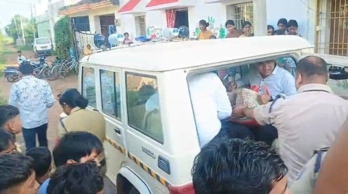 अवैध धर्मांतरण के आरोप में पुलिस ने 24 लोगों को हिरासत में लिया