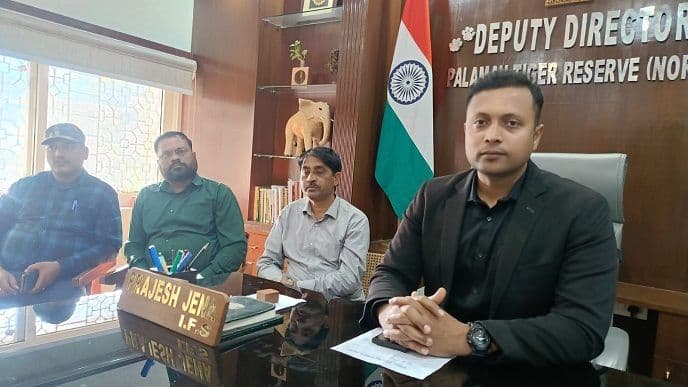 पलामू टाईगर प्रोजेक्ट क्षेत्र से वन्य जीव की तस्करी करने वाले अंतरराज्यीय व अंतराष्ट्रीय गिरोह का किया गया पर्दाफाश : प्रजेश जेना