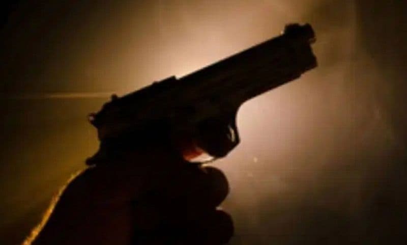 बदमाशों ने ज्वेलर्स दुकानदार को मारी गोली