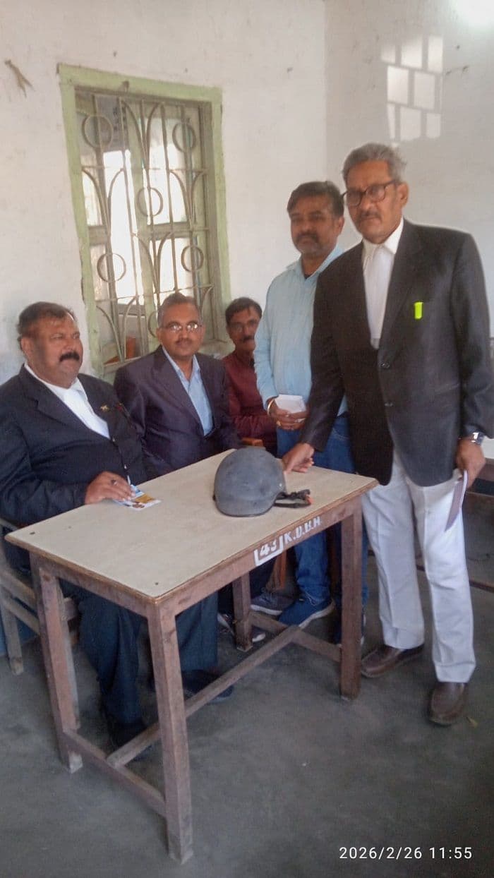 कोडरमा बार एसोसिएशन में मनोज कुमार चौबे के समर्थन में उमड़ा जनसैलाब, क्रमांक 41 पर “ONE” लिखने की अपील