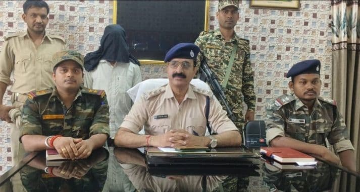 लेवी वसूलने पहुंचा टीएसपीसी नक्सली को छतरपुर पुलिस ने दबोचा 