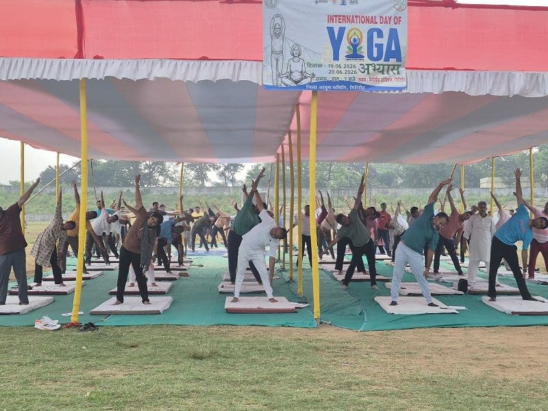 अंतर्राष्ट्रीय योग दिवस-2026 के सफल आयोजन को लेकर गिरिडीह स्टेडियम में योग पूर्वाभ्यास कार्यक्रम आयोजित