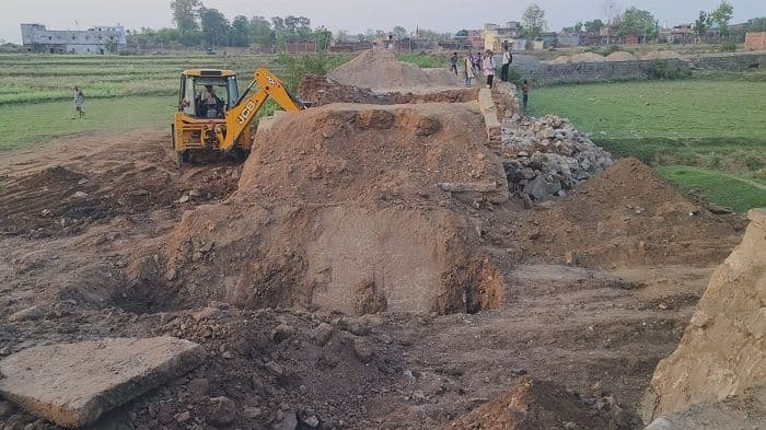 डायवर्सन के अभाव में ग्रामीणों की बढ़ी परेशानी, डीसी से की तत्काल कार्रवाई की मांग