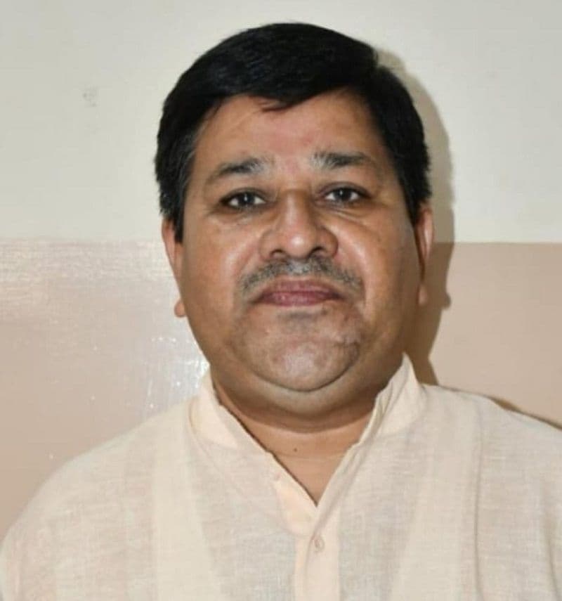 झारखंड में भीषण गर्मी के बीच अभिभावक संघ ने स्कूल समय बदलने या अवकाश की मांग की