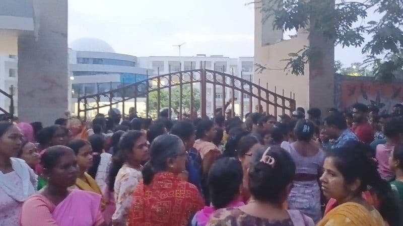 शुभम साहू हत्याकांड: न्याय की मांग को लेकर एसपी कार्यालय पहुंचा जनसैलाब, बहन की दर्दभरी पुकार से नम हुईं आंखें