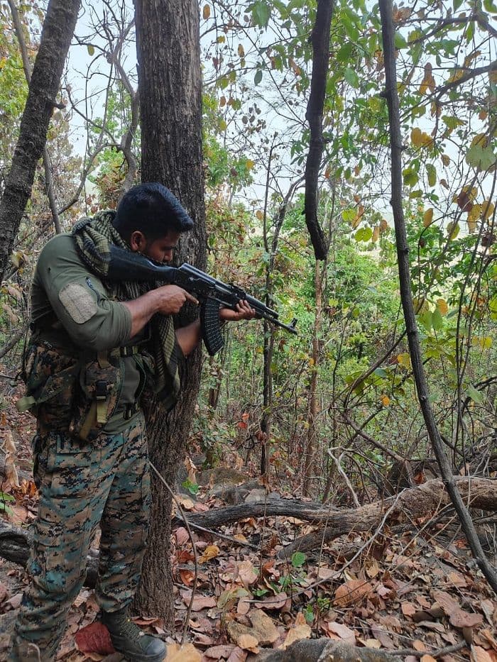 हजारीबाग: खपिया क्षेत्र में मुठभेड़ में 4 माओवादी ढेर, 4 हथियार बरामद; सक्रिय माओवादी दस्ते का सफाया