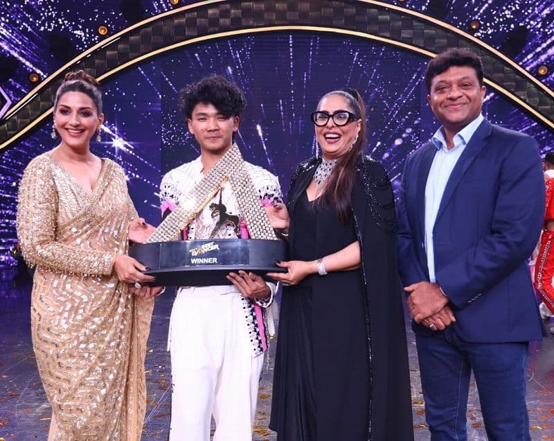 'कंटेंपरेरी किंग' समर्पण लामा ने जीती सोनी एंटरटेनमेंट टेलीविजन के देसी फॉर्मेट, इंडियाज़ बेस्ट डांसर - सीज़न 3 की ट्रॉफी 