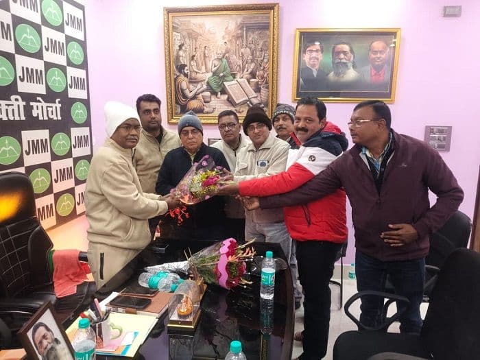 पाकुड़ के पत्थर व्यवसायियों को झामुमो का समर्थन, रेल लोडिंग बंद के फैसले को बताया जायज़