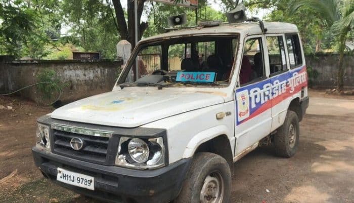 गिरिडीह पुलिस पर ग्रामीणों का हमला, साइबर अपराधी को छुड़ाने में रहे सफल थाना प्रभारी समेत कई जवान घायल, सरकारी वाहन क्षतिग्रस्त
