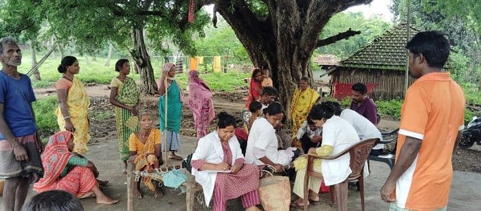 गोपीकांदर में नहीं थम रहा मलेरिया का प्रकोप, जाड़ोपानी गांव में स्वास्थ्य विभाग ने लगाया शिविर