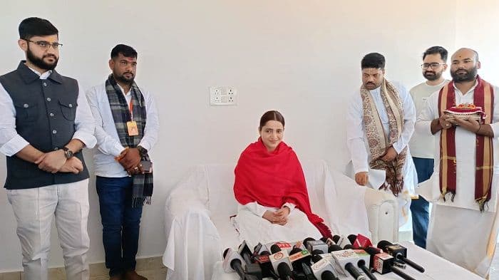 अधर्म के नाश के लिए केवल शास्त्र ही नहीं, जरूरत पर शस्त्र की भावना भी जरूरी : देवी कृष्ण प्रिया