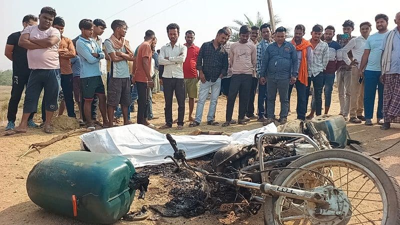 हैदरनगर में 11 हजार वोल्ट तार की चपेट में आने से जिंदा जले पिता- पुत्र, सड़क जाम