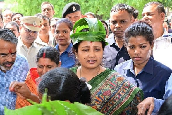 बेहतर सड़क एवं पुल संपर्क समग्र विकास की आधारशिला होती है : कल्पना सोरेन 