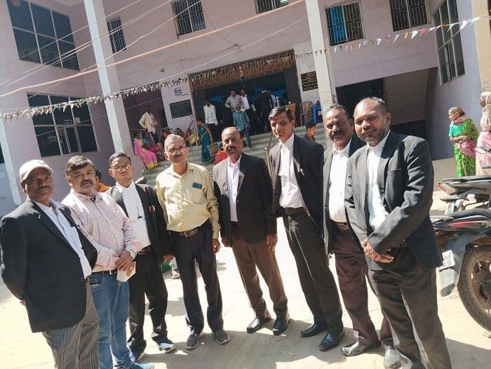 अधिवक्ता कल्याण के मुद्दे पर मनोज चौबे को समर्थन, 41 नंबर पर “ONE” लिखने का आह्वान