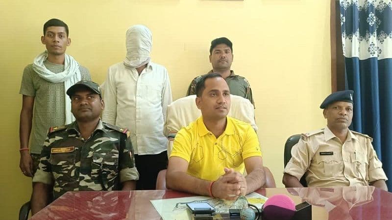 पलामू पुलिस ने फिल्मी स्टाइल में दुष्कर्म के एक आरोपी को किया गिरफ्तार,लंबे समय से आरोपी  था फरार
