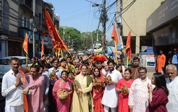 भव्य कलश यात्रा के साथ सात दिवसीय श्रीमद् भागवत कथा का हुआ शुभारंभ
