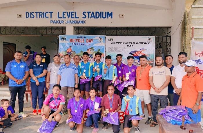 विश्व साईकिल दिवस पर साइकिल रेस का  आयोजन, विनर को मिला खेल कीट