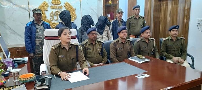 पुलिस को मिली सफलता: एक दर्जन बाईक के साथ तीन चोर धराया, जेल