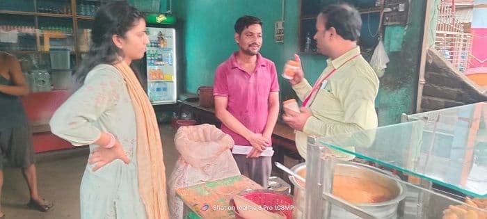 पुराने काले तेल से बन रही थीं मिठाइयां, खाद्य सुरक्षा टीम ने जताई नाराजगी