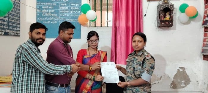 छात्राओं की सुरक्षा को लेकर विधायक प्रतिनिधि ने महिला थाना को सौंपा ज्ञापन, एंटी-रोमियो स्क्वाड गश्त की मांग