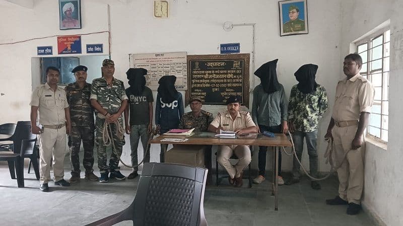 चोरी की बाइक के साथ तीन अपराधी गिरफ्तार