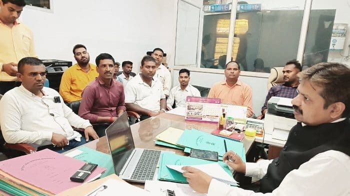 डीएलएसए पलामू के सचिव राकेश रंजन ने किया पदभार ग्रहण, पीएलवी से मिल कार्य प्रणाली की ली जानकारी