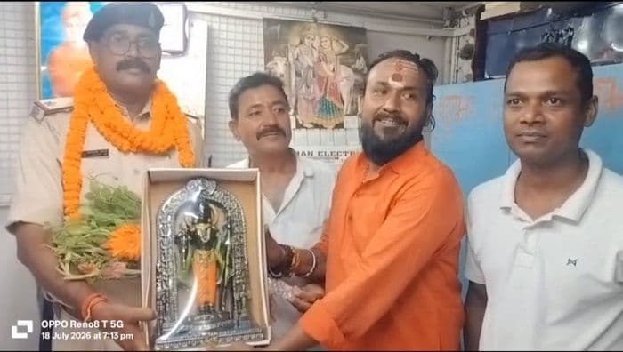 पलामू में नवपदस्थापित ट्रैफिक इंचार्ज रूद्रानंद सरस का किया गया अभिनंदन व स्वागत