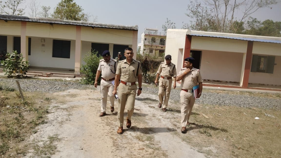 बरवाडीह थाना का एसपी ने किया निरीक्षण, लंबित मामलों के शीघ्र निष्पादन का निर्देश