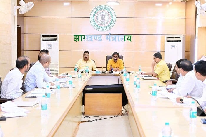 श्रमिकों का अपडेटेड डाटाबेस तीन माह में तैयार करें : मुख्यमंत्री हेमन्त सोरेन