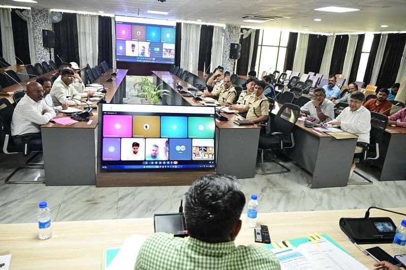 पर्यावरण संरक्षण को लेकर उपायुक्त सख्त, अवैध खनन और प्रदूषण पर कार्रवाई के निर्देश