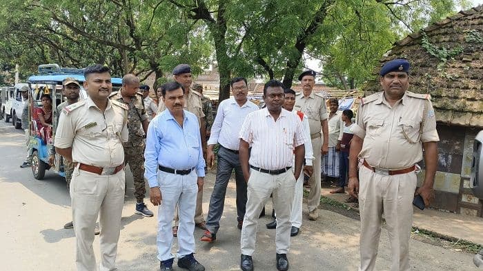 बकरीद को लेकर प्रशासन ने निकाली फ्लैगमार्च