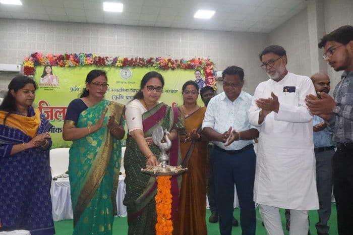 जिला स्तरीय खरीफ कर्मशाला में किसानों को सूखा प्रबंधन, जल संरक्षण एवं वैकल्पिक खेती की दी गई जानकारी