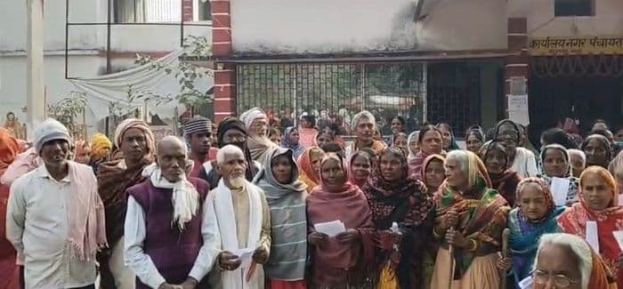 हरिहरगंज नगर पंचायत क्षेत्र में कंबल वितरण के दौरान हुई भगदड़ में एक वृद्ध की हुई मौत