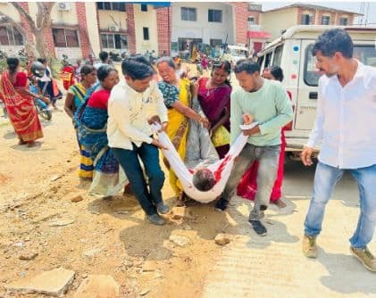 बंधक सीओ को छुड़ाने गये थे अधिकारी, हो गया बवाल, जमकर चले पत्थर