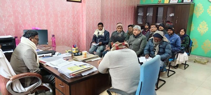 बीडीओ ने लाभुकों  की गृह प्रवेश कराने का दिया निर्देश