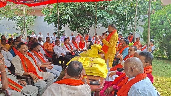 गिरिडीह में भाजपा के नवमनोनीत मंडल पदाधिकारियों का सम्मान, संगठन को बूथ स्तर तक मजबूत करने का आह्वान