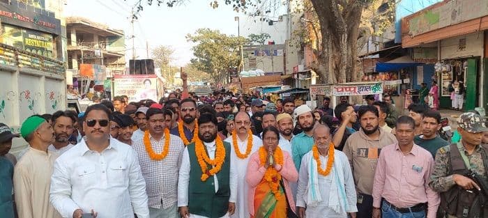 गुमला में हर्षिता टोप्पो का धुआंधार जनसंपर्क: बाल्टी छाप के पक्ष में निकला 