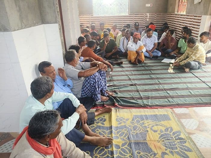 हेसातू गांव में नव निर्मित शिव मंदिर में मूर्ति स्थापना सह यज्ञ कार्यक्रम को लेकर बैठक आयोजित