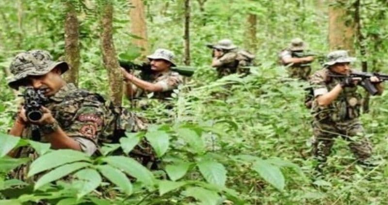 झारखंड के गुमला में पुलिस और उग्रवादियों के बीच मुठभेड़