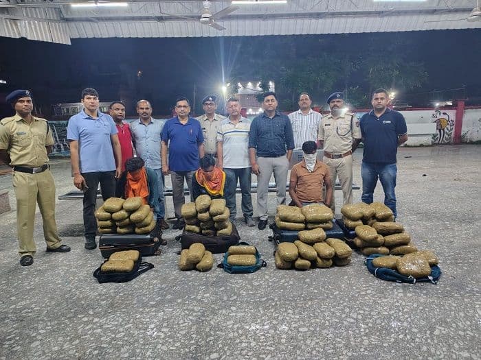 आरपीएफ रांची की बड़ी सफलता, 30.50 लाख रुपये मूल्य का गांजा जब्त  