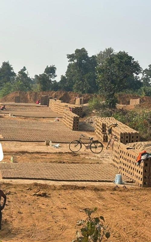 बरवाडीह में अवैध बंगला ईंट भट्ठों का बोलबाला, बिना NOC संचालन से सरकार को लाखों का नुकसान