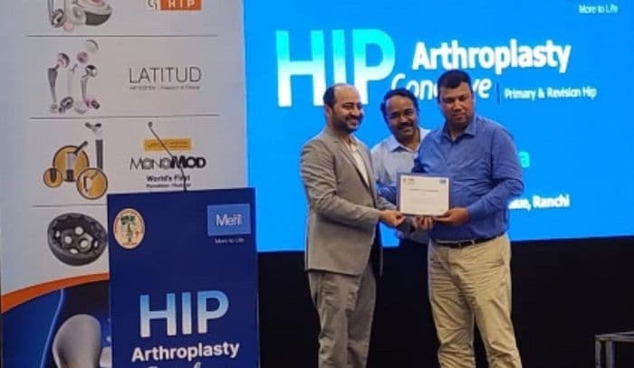 झारखंड के ख्याति प्राप्त कुल्हा व घुटना प्रत्यारोपण विशेषज्ञ डॉ प्रवीण सिद्धार्थ ने दिया प्रेजेंटेशन