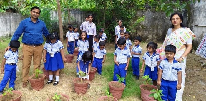 लिलिपुट स्कूल में बच्चों ने परीक्षा के साथ किया पौधारोपण, दिया पर्यावरण संरक्षण का संदेश