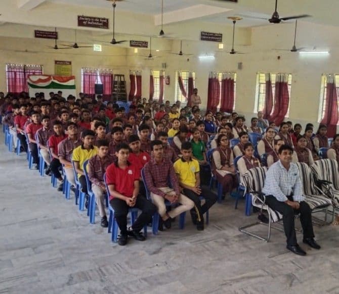 डी ए वी पाकुड़ में कैरियर काउंसिल पर सेमिनार सह कार्यशाला का आयोजन