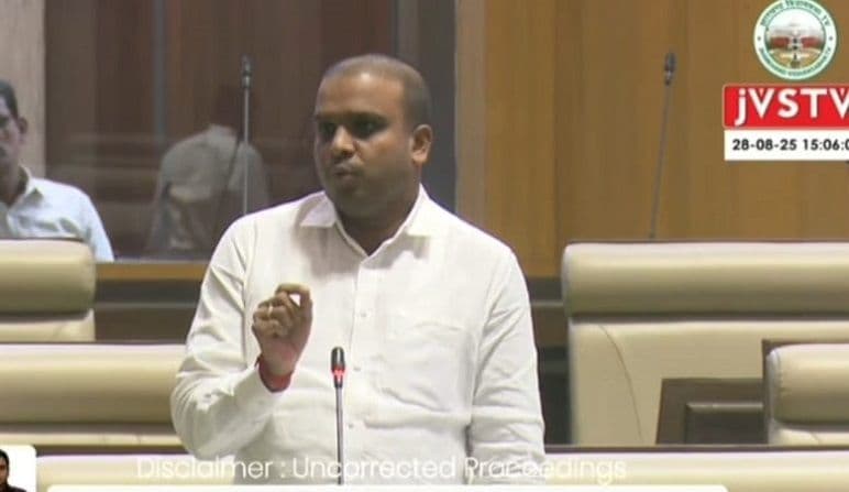 चैनपुर लोहरशिमी नॉर्थ कोयल सेमरा माइंस तक पथ निर्माण की स्वीकृति के लिए देने पर मुख्यमंत्री व वित्त मंत्री के हैं आभारी : आलोक चौरसिया