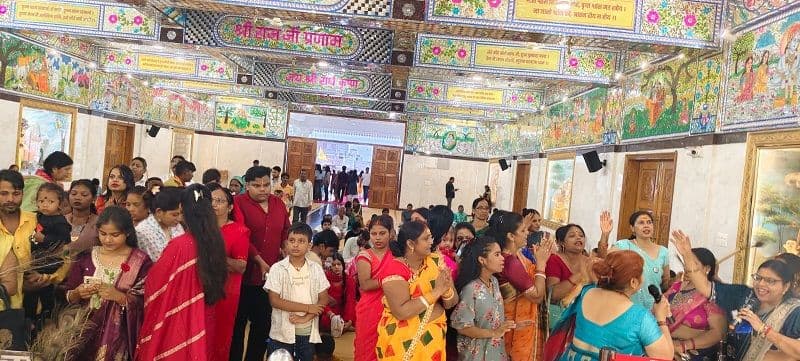 श्री राधा अष्टमी पर श्री राधा-कृष्ण प्रणामी मंदिर में उमड़ी श्रद्धा, भजनों में खूब झूमे श्रद्धालु