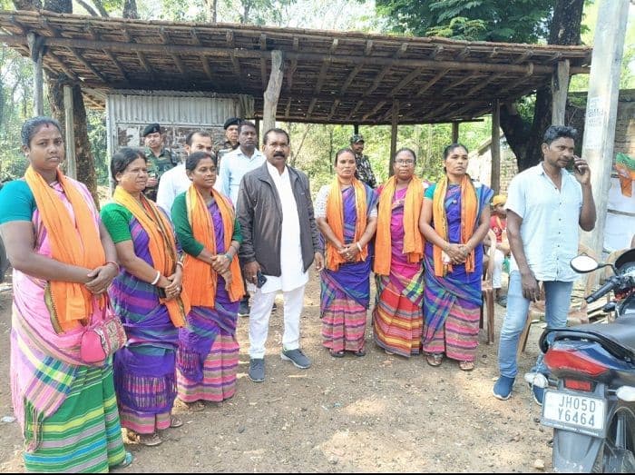 घाटशिला उपचुनाव : पूर्व मुख्यमंत्री मधु कोड़ा ने मुसाबनी में निकाली बाइक रैली