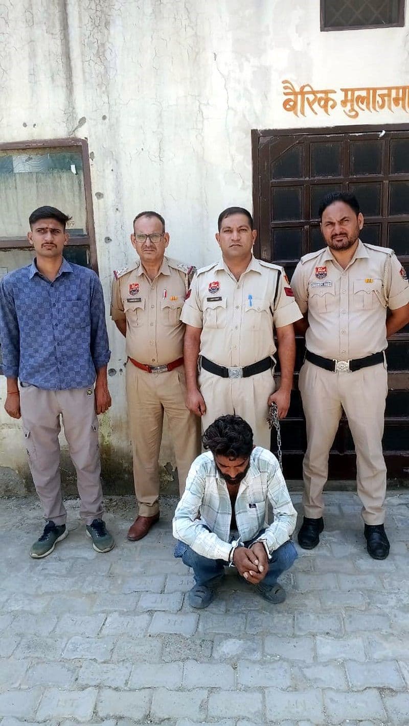 भतीजे ने पत्नी से अवैध सम्बंधों के शक में चाचा की गला काटकर की हत्या