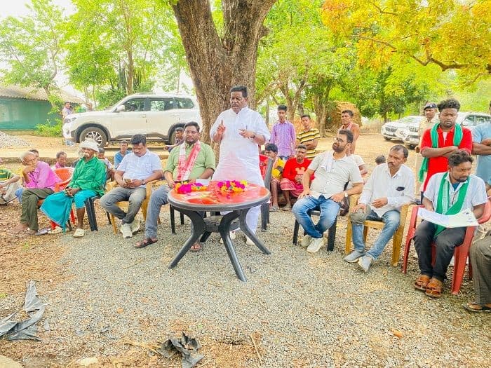 विधायक हेमलाल मुर्मू ने कार्यकर्ताओं से संगठन सशक्त बनाने और जनगणना में सहयोग का आह्वान किया