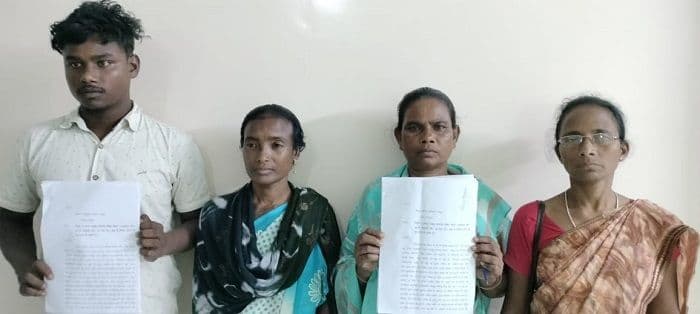 एसडीएम ने धनुष पूजा की जमीन दाग संख्या 509 पर  लगाया 163